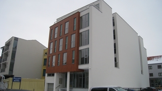 MC REAL Nitra - administratívna budova, novostavba